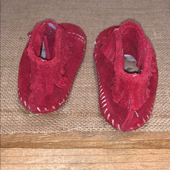 ❤️ MINNETONKA RED MOCCASINS ❤️ - Picture 5 of 7